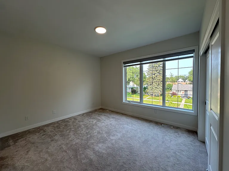 325 Lockwood St — Photo 25