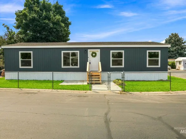 424 W Cherry Ln Trailer 16, Meridian, ID 83642