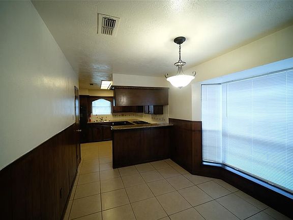 5th image of 12330 Bexley Dr