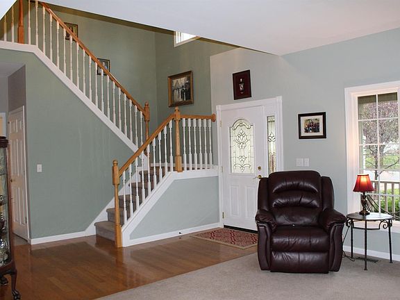 3rd image of 1045 Melrose Ct