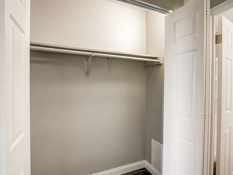 Bartlett Court Apartments — Photo 38
