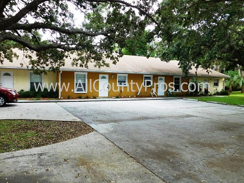 1st image of 922 Royal Palm Dr