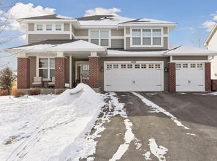 8828 Bellevue Ct, Chanhassen, MN 55317