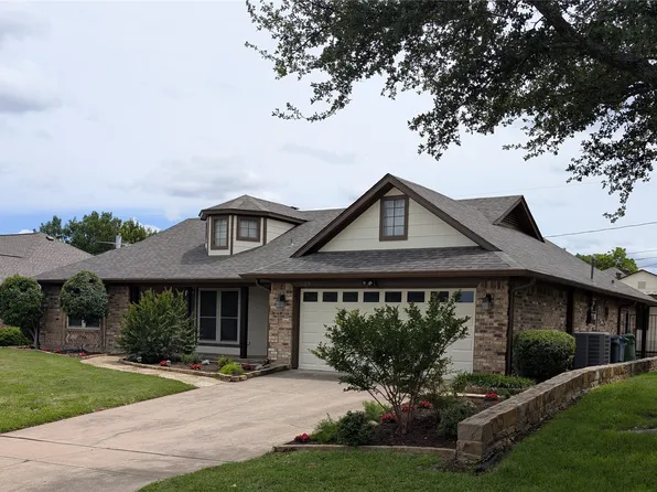 209 Marseille Dr, Hurst, TX 76054