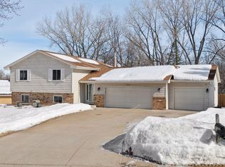 16510 Lake Ridge Dr, Maple Grove, MN 55311