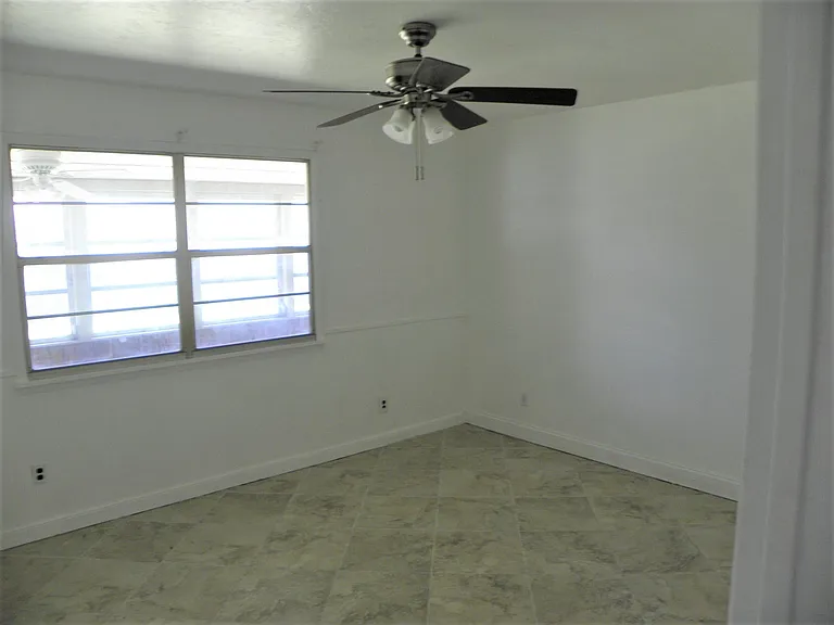 307 W University Blvd — Photo 22