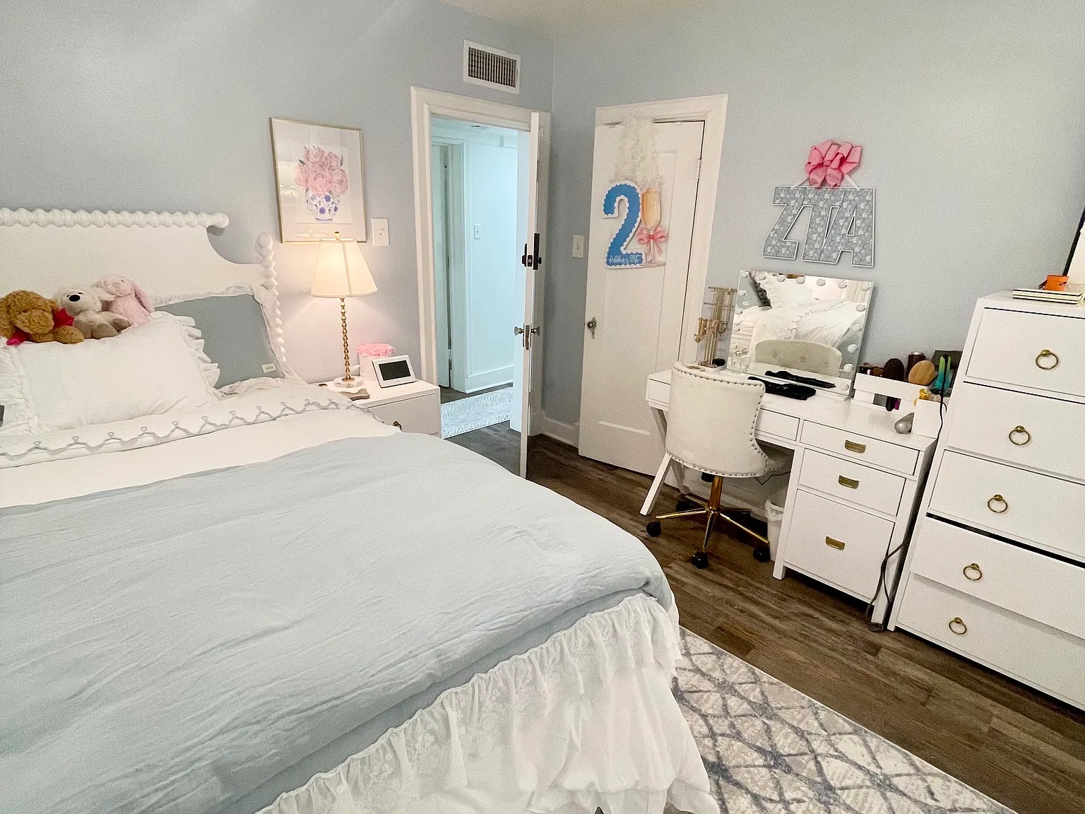 5 bed, 2308 sqft, $4,200 — Photo 4