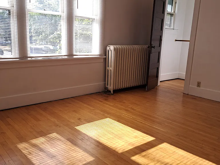 703 N 32nd St #3 — Photo 3