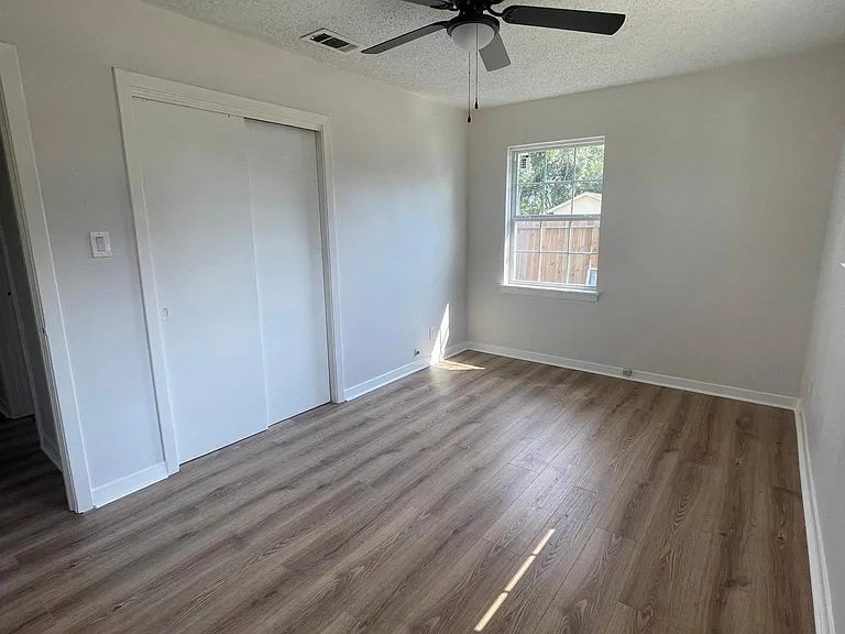13217 Chiswick Rd — Photo 4