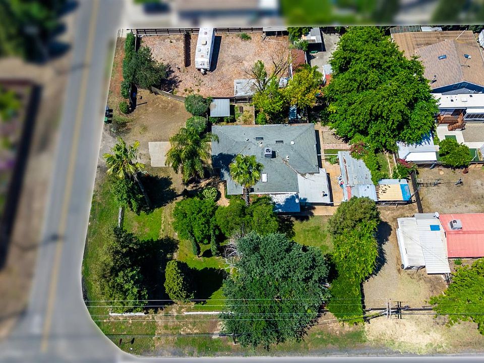 2nd image of 4725 E Tuolumne Rd