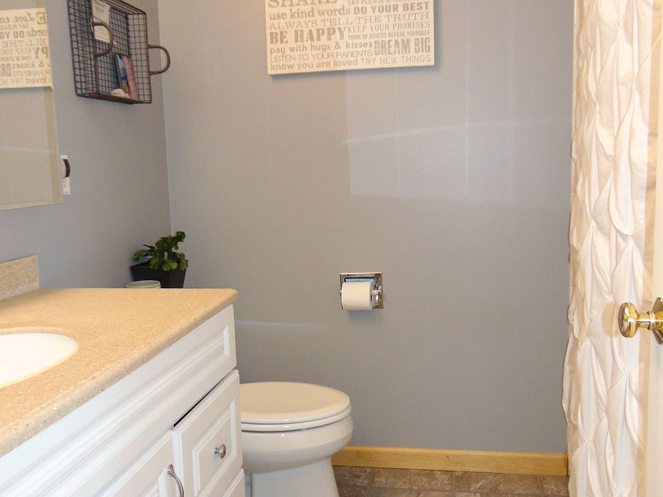 1st image of 888 Sunhaven Dr