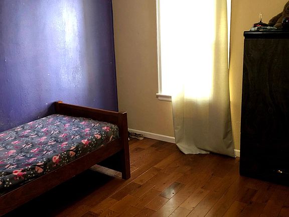 2nd image of 1607 Sexton Dr