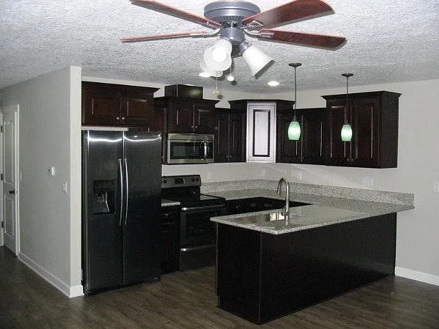 3513 Anchor Ct NE — Photo 2