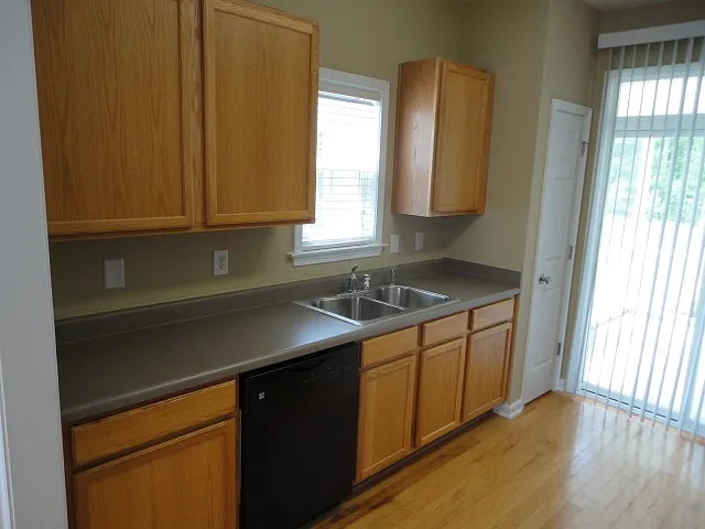 85 Tuscarora Ln — Photo 3