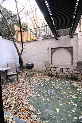 Rented by City Connections Realty | media 16