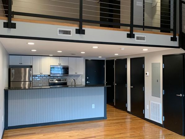 215 E Cherry St #211