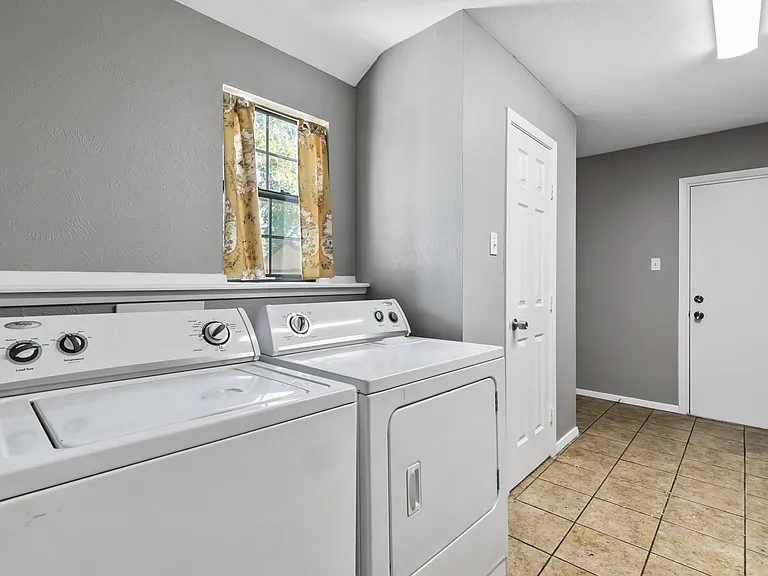 4206 Somerville Ave — Photo 14