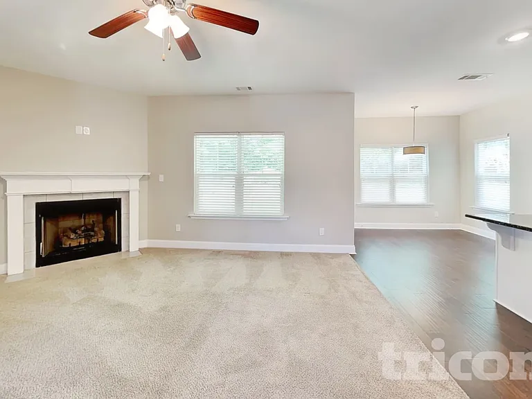 115 Orchard Ln — Photo 3