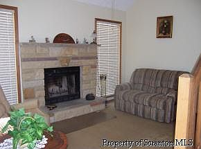 4th image of 87 Lake Shore Dr