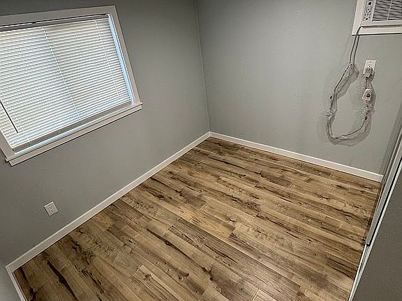 4th image of 529 E El Segundo Blvd #2