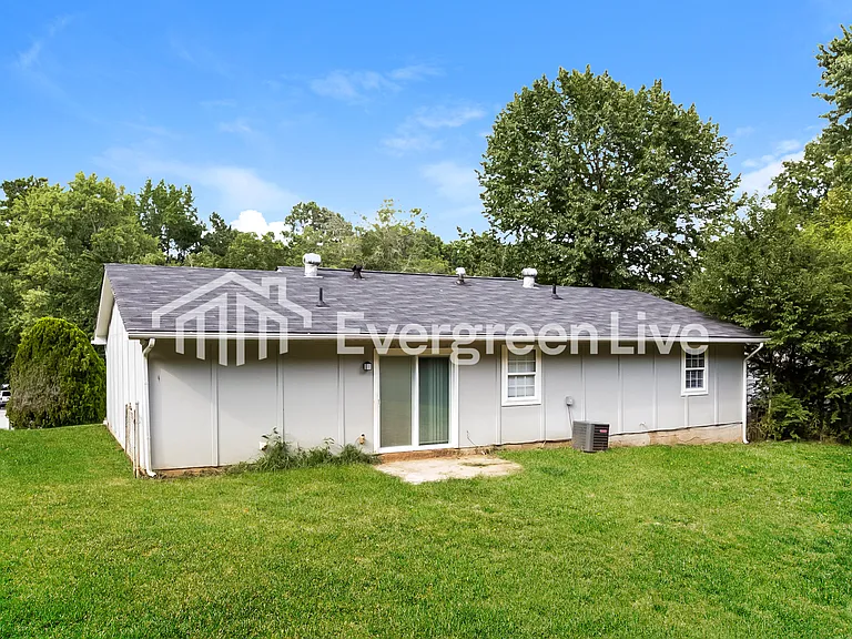 340 River Chase Dr — Photo 15