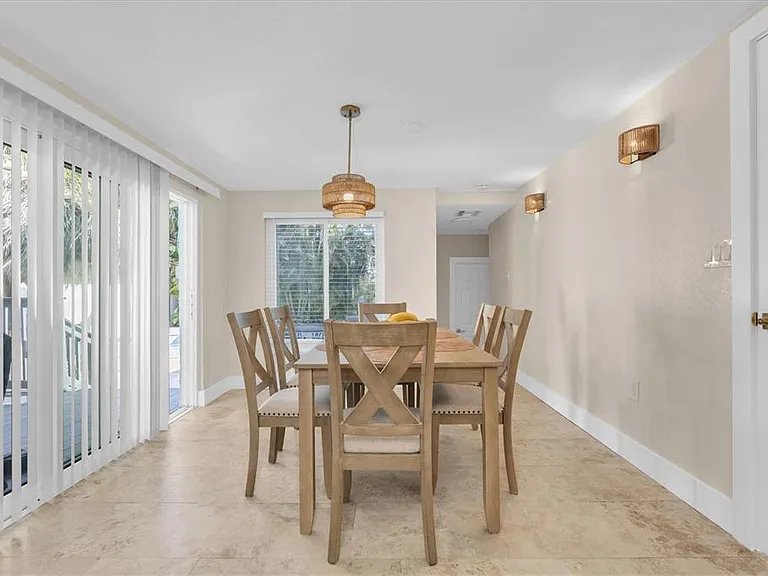 518 77th Ave — Photo 11