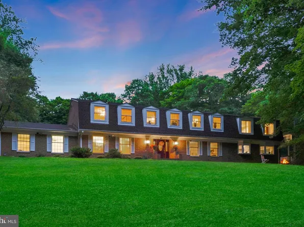 10808 Shadow Ln, Fairfax Station, VA 22039