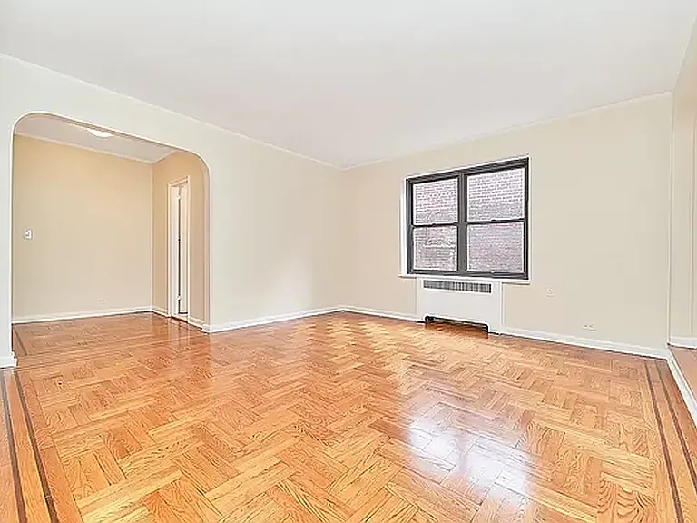 124 E 24th St #1J — Photo 6