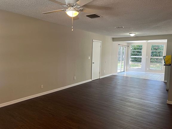 4th image of 1701 Lake Crest Ave