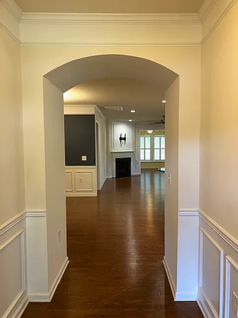 3 bed, 2360 sqft, $2,400 — Photo 2