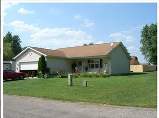 101 Anglers Ln, Lagrange, OH 44050