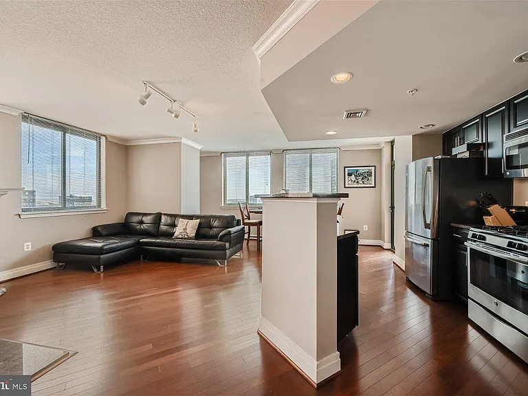 414 Water St #2302 — Photo 4