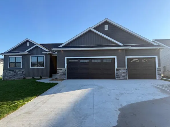 2730 Amber Valley Rd, Cedar Falls, IA 50613