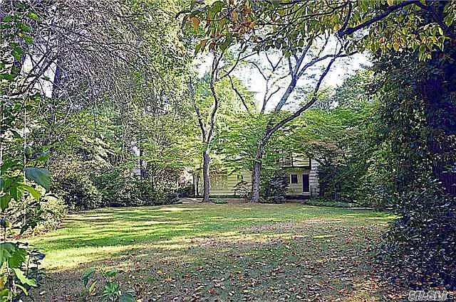 17 Hilltop Dr W — Photo 19