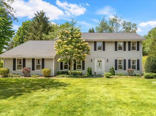S14W31890 High Meadow Ln, Delafield, WI 53018