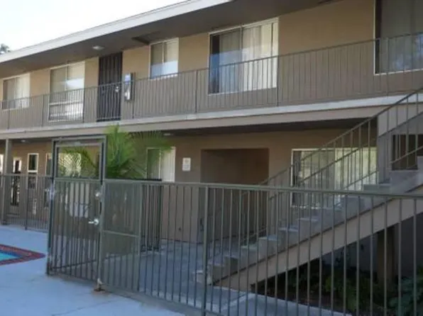 7516 Parkway Dr APT 2E, La Mesa, CA 91942