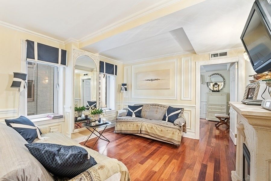 1st image of 106 Central Park S APT 6L