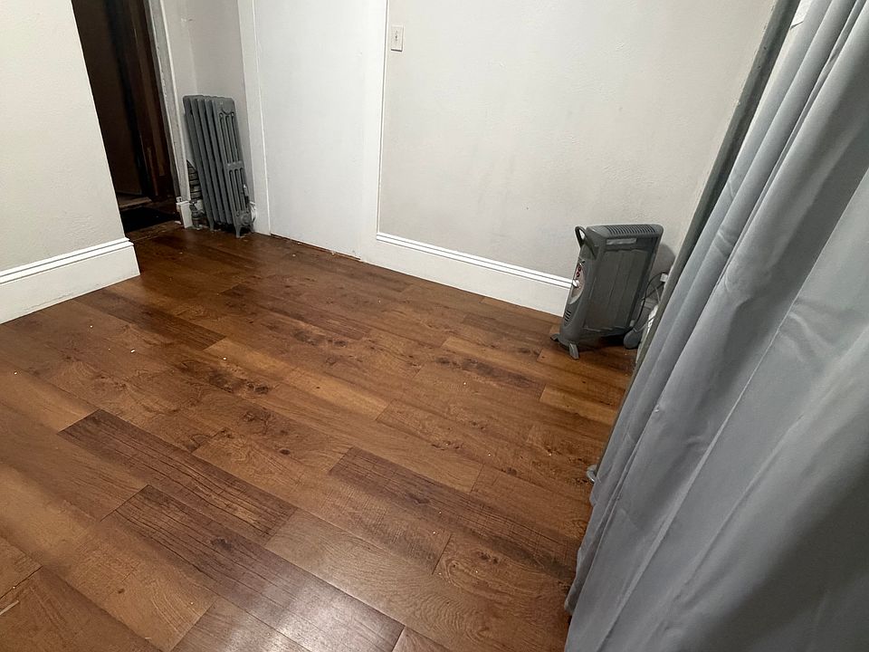 2nd image of 25 Franklin St