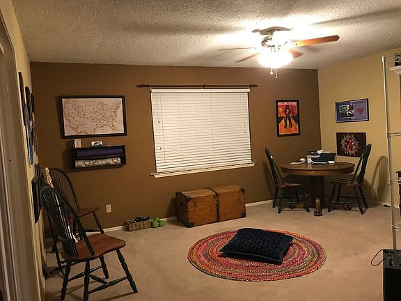 Den / Yoga Room