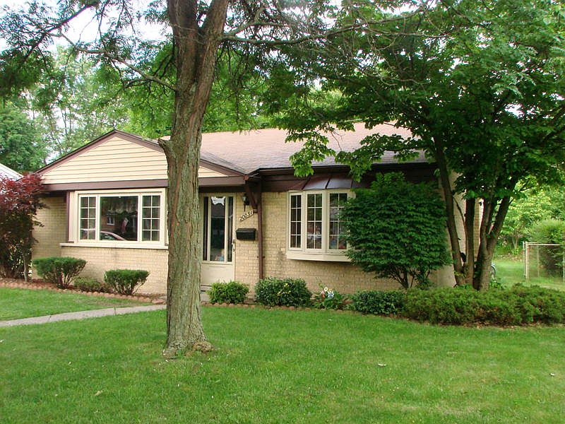 1st image of 20031 Maplewood St