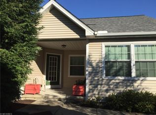 984 Grand View Ln, Aurora, OH 44202