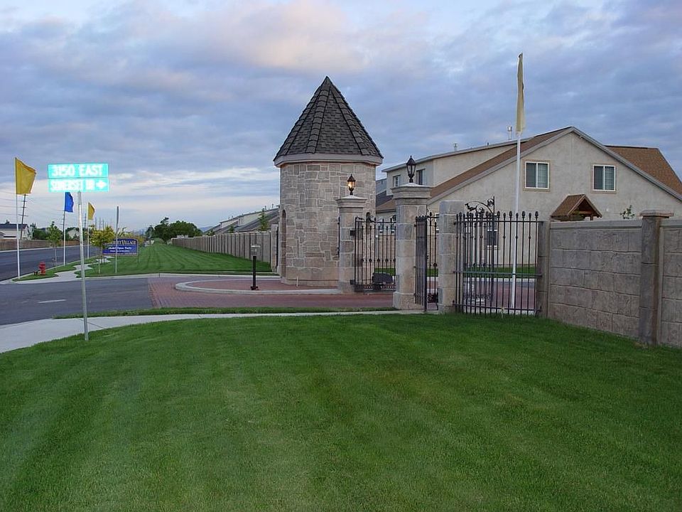 1st image of 2921 E Somerset Dr