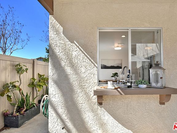 4th image of 10341 Canoga Ave Unit 3