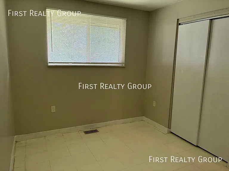 2322 Koehler Ave — Photo 8