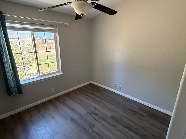 44027 White Mountain Rd — Photo 11