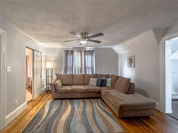 3rd image of 143 Blackamore Ave