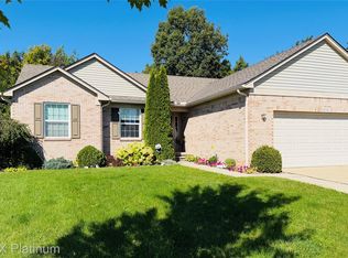 1524 Baypointe Cir, Grand Blanc, MI 48439