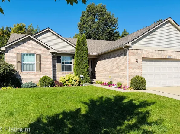 1524 Baypointe Cir, Grand Blanc, MI 48439