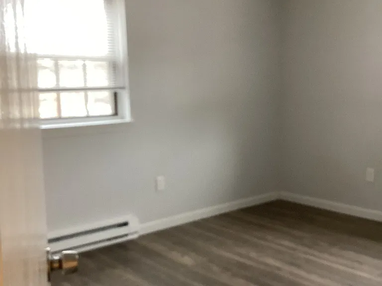 12 E Side Dr #4 — Photo 3