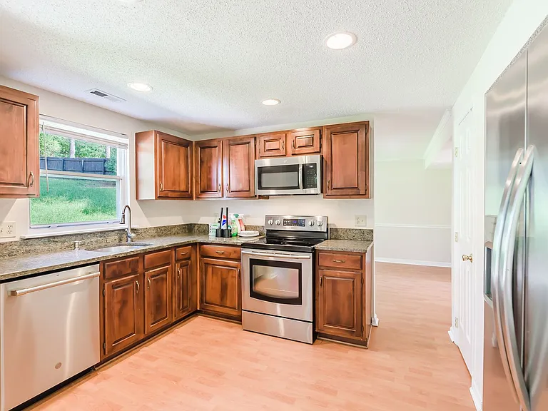 5520 Lacy Rd — Photo 32